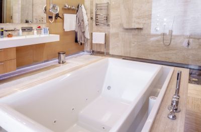 Luxurious Bathtub Settings